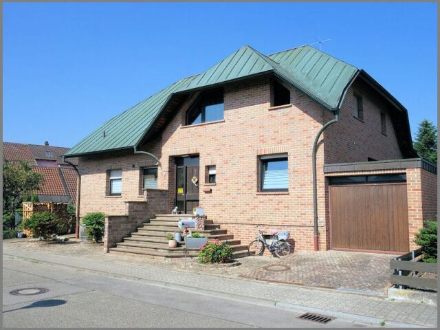 Einfamilienhaus mit Einliegerwohnung Stutensee-Spöck
