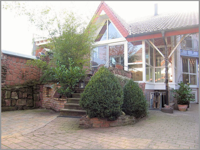 Einfamilienhaus mit Einliegerwohnung Hambrücken